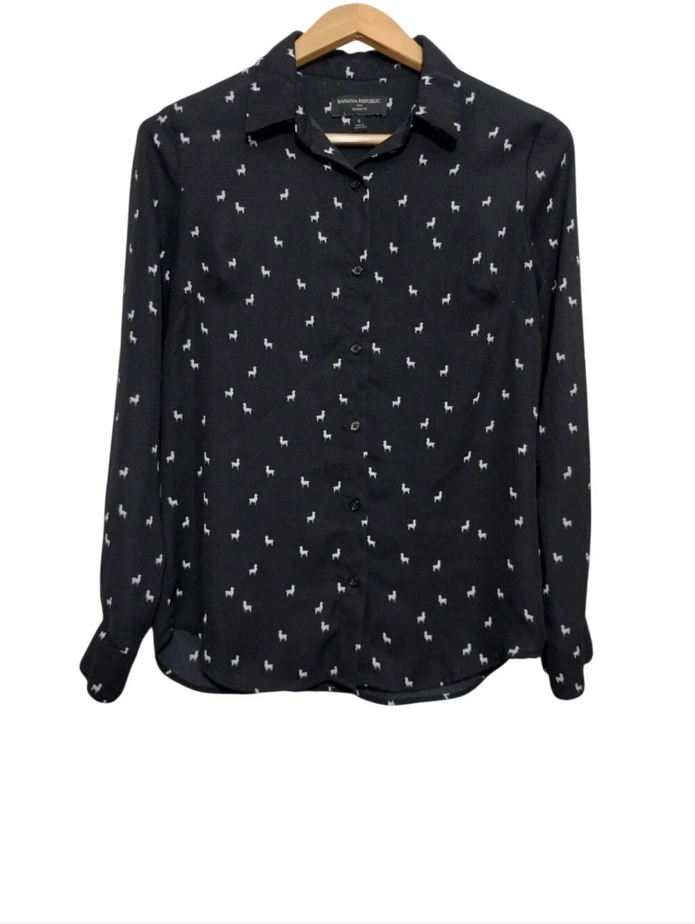 Banana Republic Classic Fit Button-Up Shirt Llama Print Womens S Long Sleeve